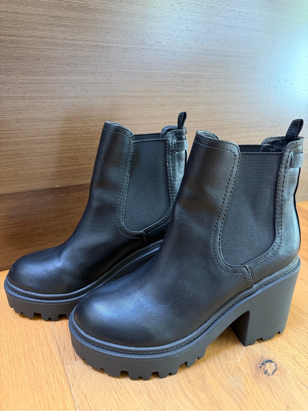 Urban Outfitters Black Chunky Platform Chelsea Boots